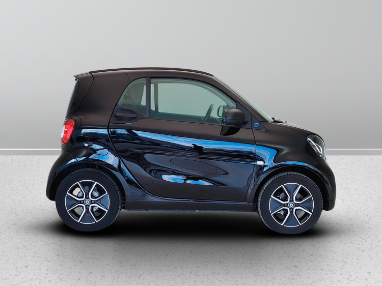 7 - smart fortwo Fortwo eq Passion 22kW