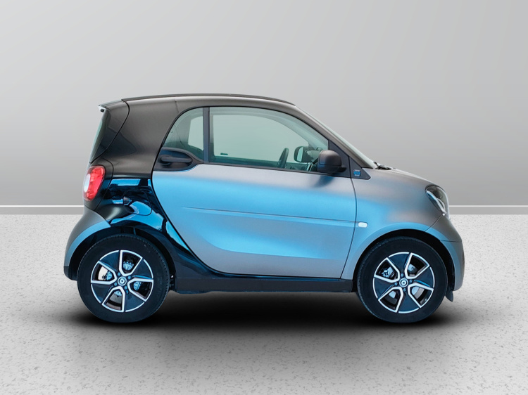 7 - smart fortwo Fortwo eq Passion 4,6kW
